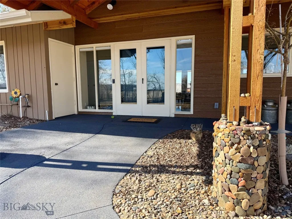 2 Fairgrounds Road, Glendive, Montana 59330, Glendive, Montana 59330, 3 Bedrooms Bedrooms, ,2 BathroomsBathrooms,Residential,For Sale,2 Fairgrounds Road, Glendive, Montana 59330,0,409049