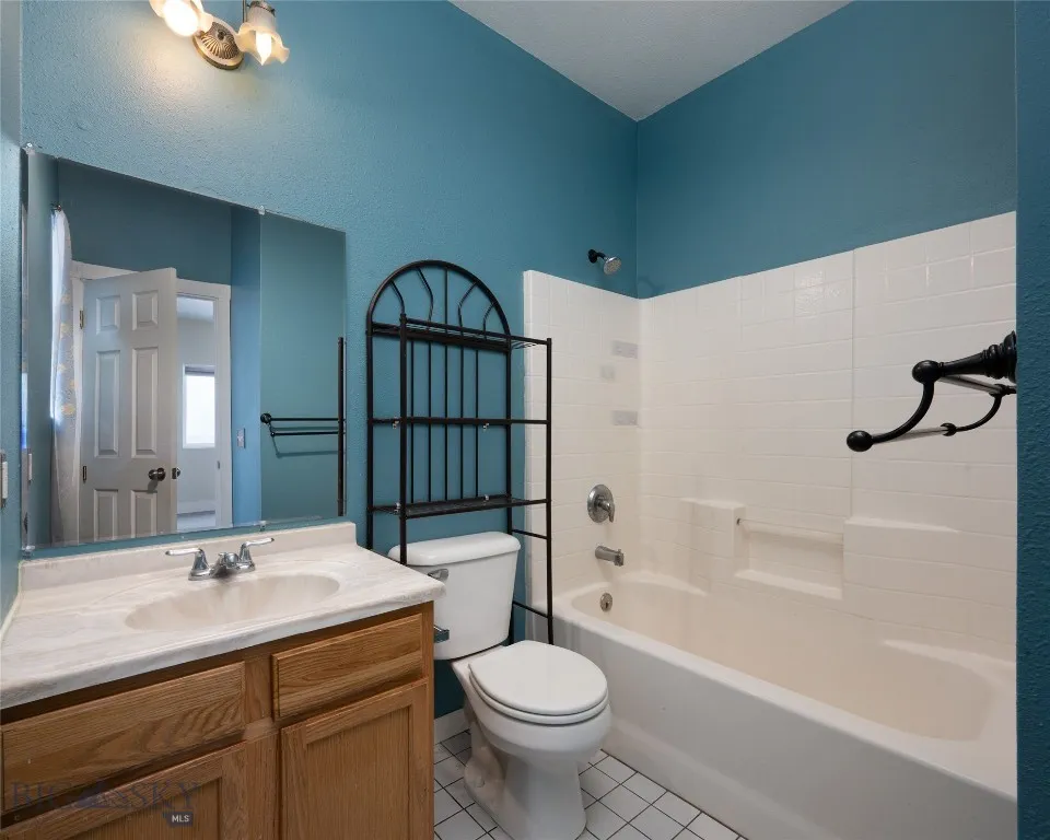 On Suite Guest Bedroom Bathroom