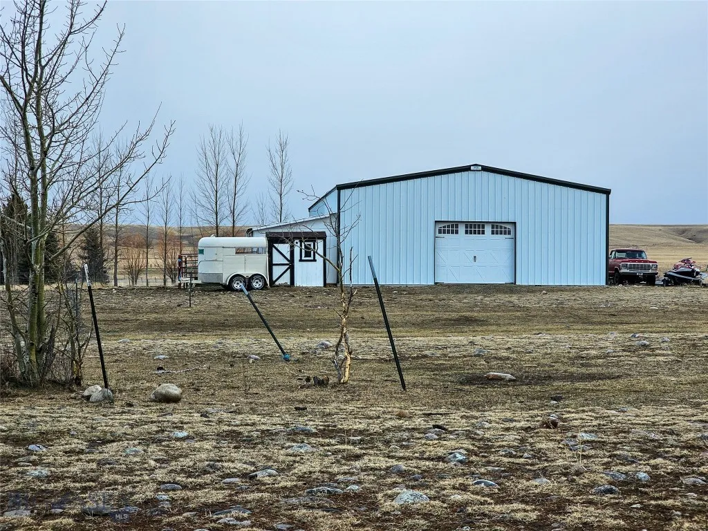 23 Indian Rings Road, Big Timber, Montana 59011, Big Timber, Montana 59011, 4 Bedrooms Bedrooms, ,2 BathroomsBathrooms,Residential,For Sale,23 Indian Rings Road, Big Timber, Montana 59011,0,409196
