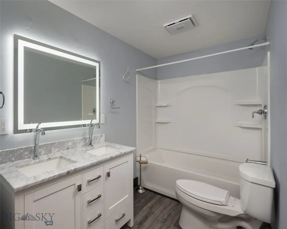 Full bathroom in basement
