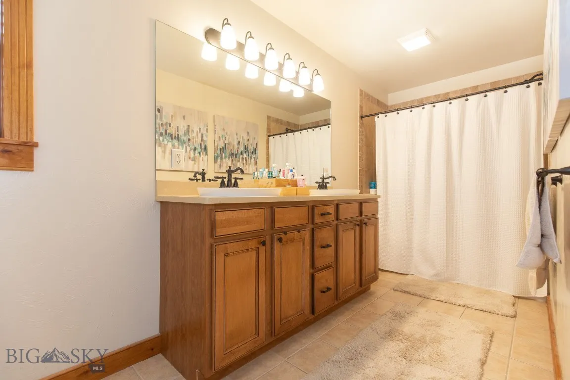 Upstairs Primary Bathroom