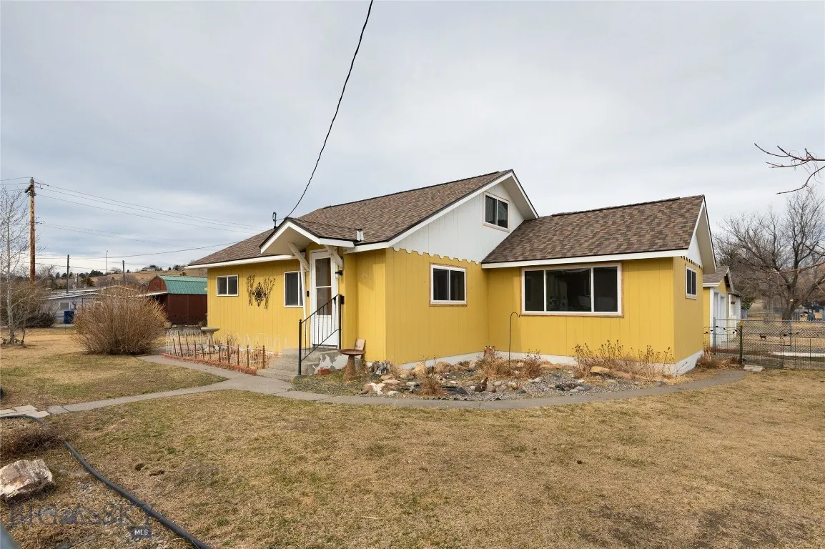 1215 E Gallatin Street, Livingston, Montana 59047, Livingston, Montana 59047, 3 Bedrooms Bedrooms, ,1 BathroomBathrooms,Residential,For Sale,1215 E Gallatin Street, Livingston, Montana 59047,0,408324