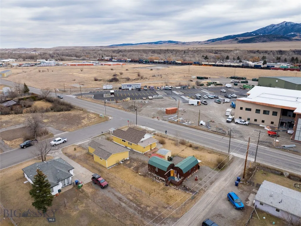 1215 E Gallatin Street, Livingston, Montana 59047, Livingston, Montana 59047, 3 Bedrooms Bedrooms, ,1 BathroomBathrooms,Residential,For Sale,1215 E Gallatin Street, Livingston, Montana 59047,0,408324