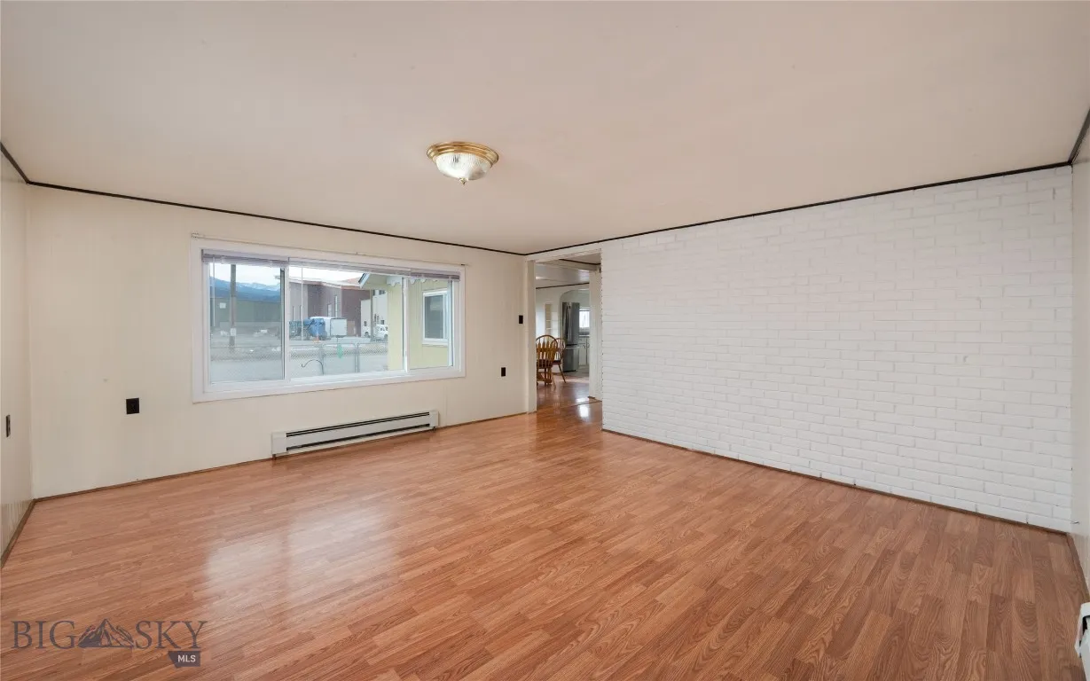 1215 E Gallatin Street, Livingston, Montana 59047, Livingston, Montana 59047, 3 Bedrooms Bedrooms, ,1 BathroomBathrooms,Residential,For Sale,1215 E Gallatin Street, Livingston, Montana 59047,0,408324