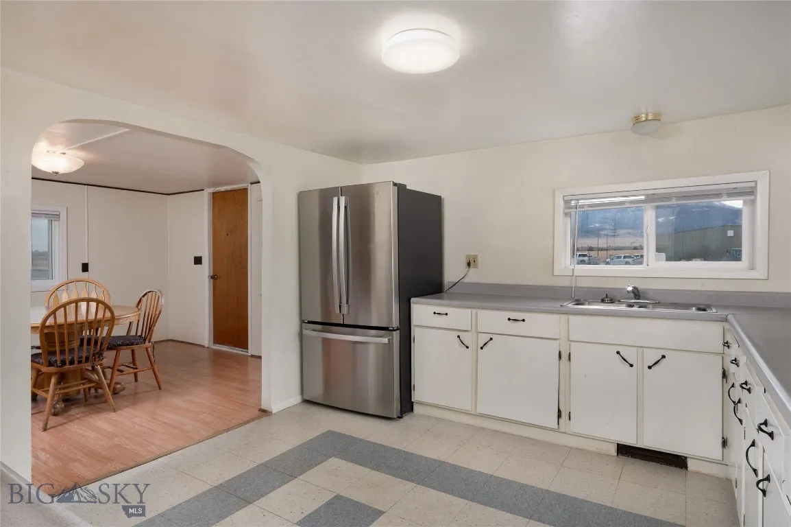 1215 E Gallatin Street, Livingston, Montana 59047, Livingston, Montana 59047, 3 Bedrooms Bedrooms, ,1 BathroomBathrooms,Residential,For Sale,1215 E Gallatin Street, Livingston, Montana 59047,0,408324