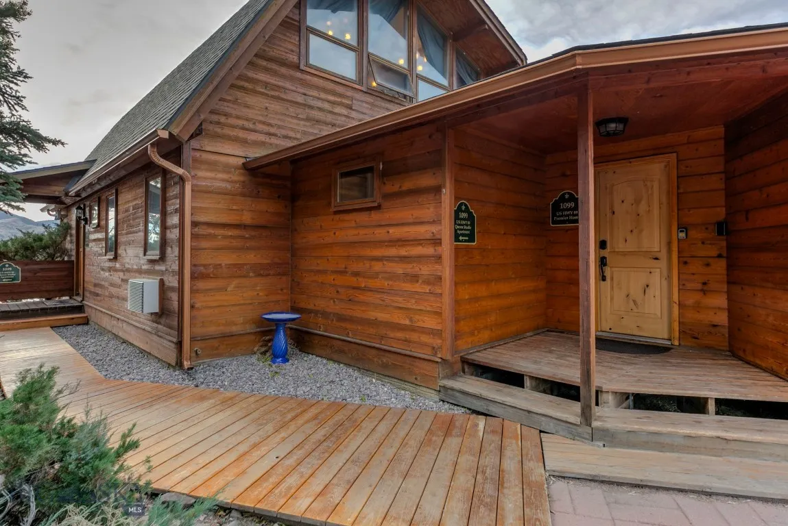 1099 Us Highway 89 S, Gardiner, Montana 59030, Gardiner, Montana 59030, ,Residential Income,For Sale,1099 Us Highway 89 S, Gardiner, Montana 59030,0,408944