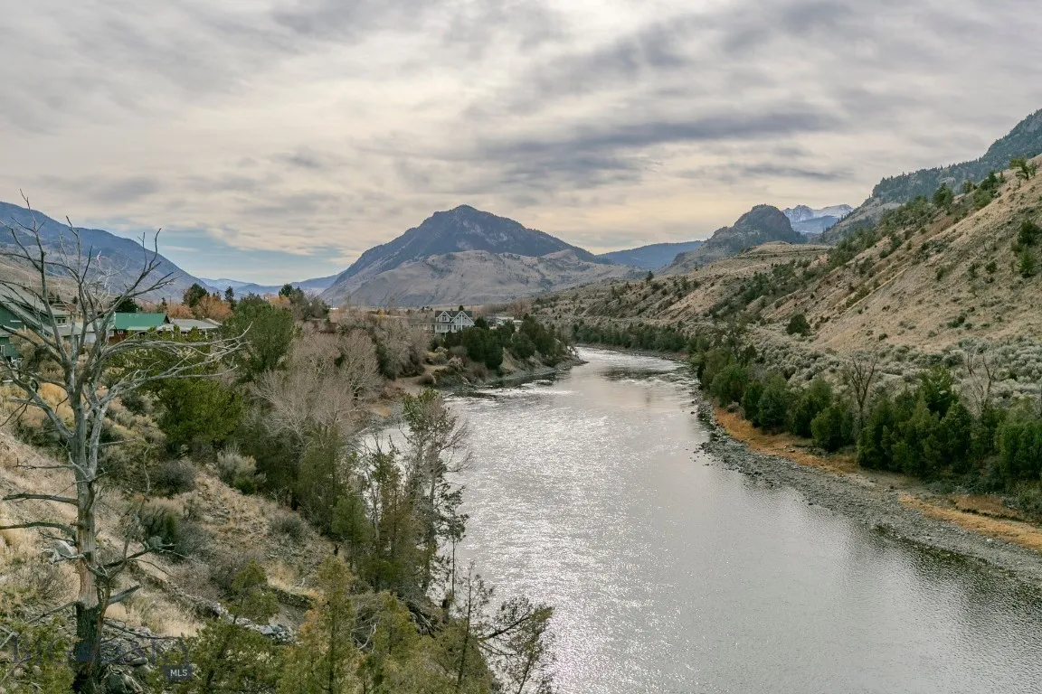 1099 Us Highway 89 S, Gardiner, Montana 59030, Gardiner, Montana 59030, ,Residential Income,For Sale,1099 Us Highway 89 S, Gardiner, Montana 59030,0,408944