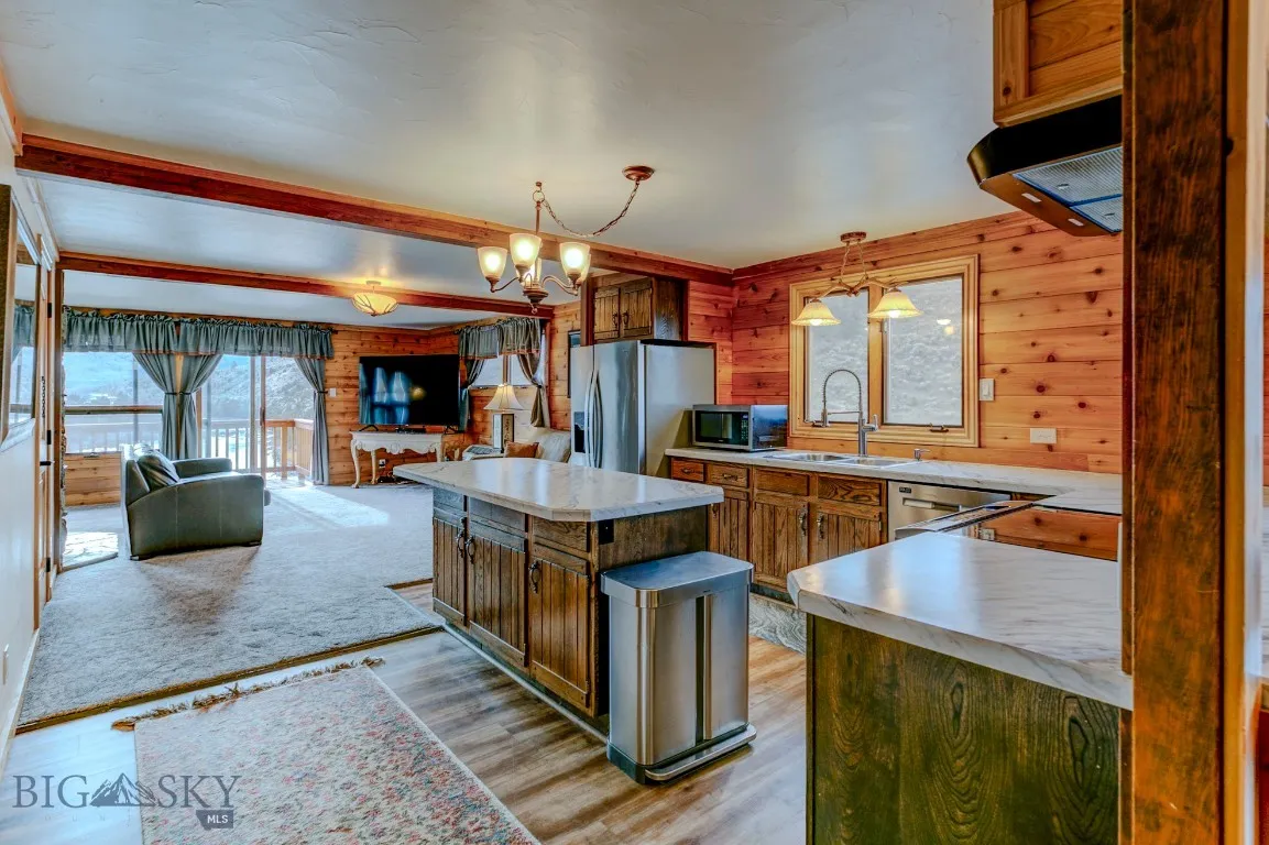 1099 Us Highway 89 S, Gardiner, Montana 59030, Gardiner, Montana 59030, ,Residential Income,For Sale,1099 Us Highway 89 S, Gardiner, Montana 59030,0,408944