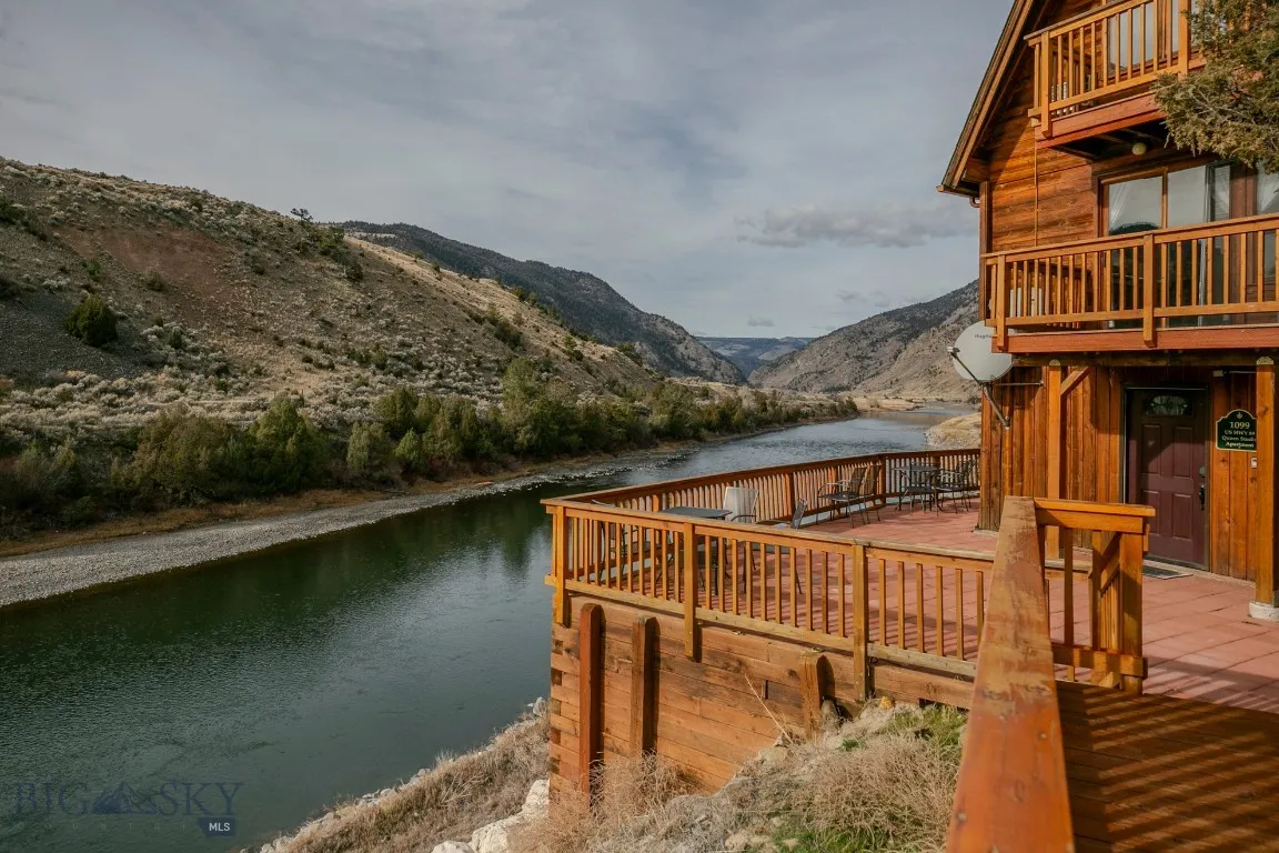 1099 Us Highway 89 S, Gardiner, Montana 59030, Gardiner, Montana 59030, ,Residential Income,For Sale,1099 Us Highway 89 S, Gardiner, Montana 59030,0,408944