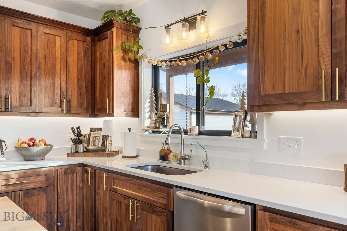 607 E Elm Street, Three Forks, Montana 59752, Three Forks, Montana 59752, 3 Bedrooms Bedrooms, ,2 BathroomsBathrooms,Residential,For Sale,607 E Elm Street, Three Forks, Montana 59752,0,409252