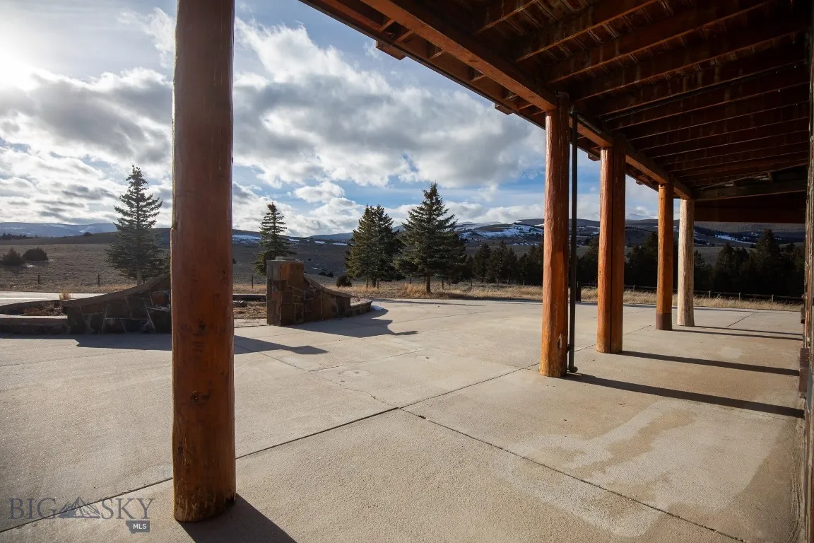 1380 Glacier View Dr, Deer Lodge, Montana 59722, Deer Lodge, Montana 59722, 5 Bedrooms Bedrooms, ,3 BathroomsBathrooms,Residential,For Sale,1380 Glacier View Dr, Deer Lodge, Montana 59722,0,409124