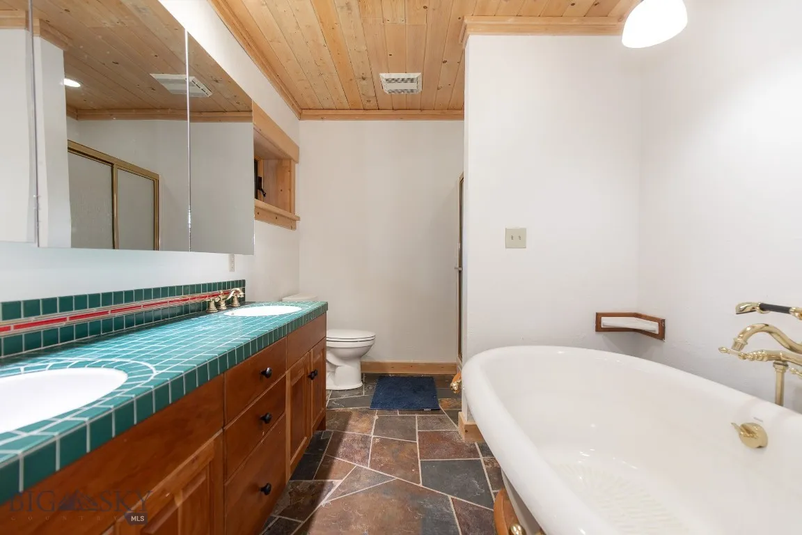 1380 Glacier View Dr, Deer Lodge, Montana 59722, Deer Lodge, Montana 59722, 5 Bedrooms Bedrooms, ,3 BathroomsBathrooms,Residential,For Sale,1380 Glacier View Dr, Deer Lodge, Montana 59722,0,409124
