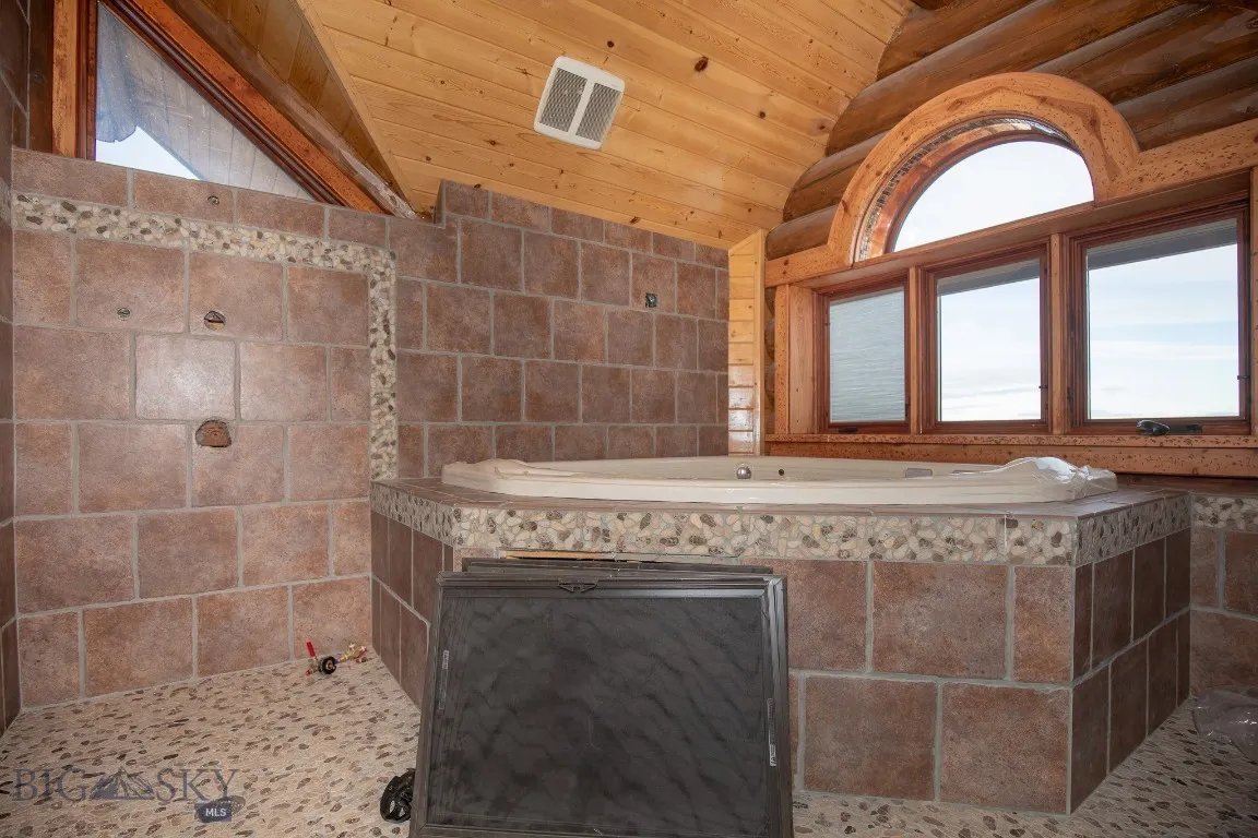 1380 Glacier View Dr, Deer Lodge, Montana 59722, Deer Lodge, Montana 59722, 5 Bedrooms Bedrooms, ,3 BathroomsBathrooms,Residential,For Sale,1380 Glacier View Dr, Deer Lodge, Montana 59722,0,409124