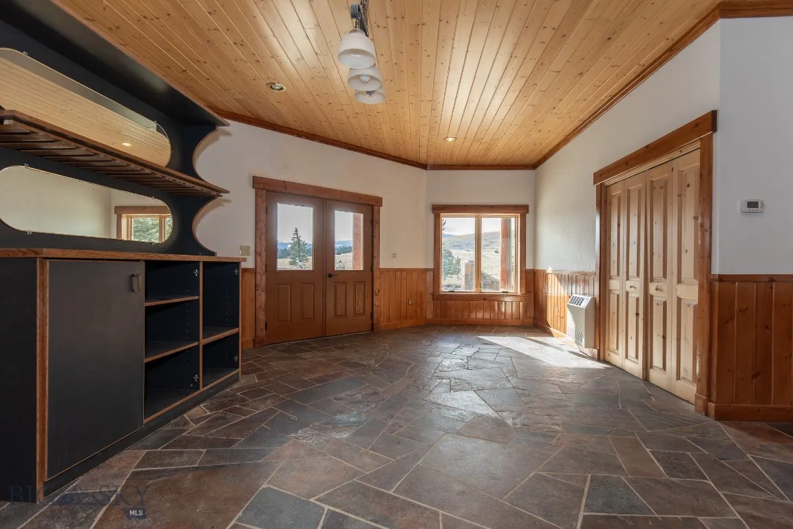 1380 Glacier View Dr, Deer Lodge, Montana 59722, Deer Lodge, Montana 59722, 5 Bedrooms Bedrooms, ,3 BathroomsBathrooms,Residential,For Sale,1380 Glacier View Dr, Deer Lodge, Montana 59722,0,409124
