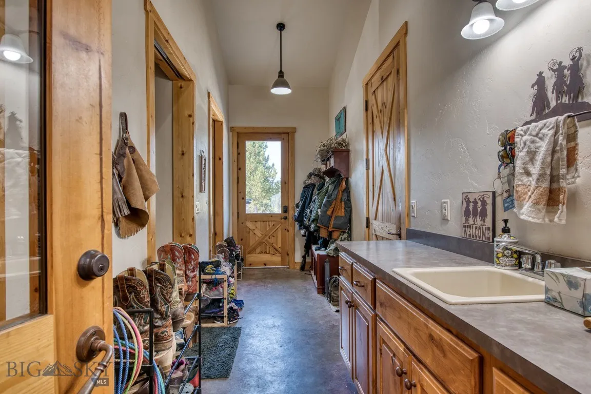 406 Chief Joseph Trail, Darby, Montana 59829, Darby, Montana 59829, 3 Bedrooms Bedrooms, ,3 BathroomsBathrooms,Residential,For Sale,406 Chief Joseph Trail, Darby, Montana 59829,0,408806