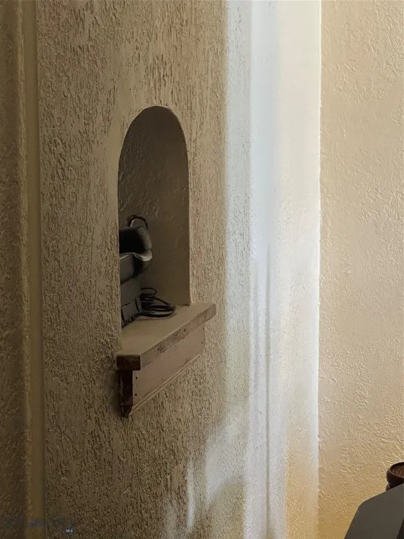 Pass-thru between kitchen and living room