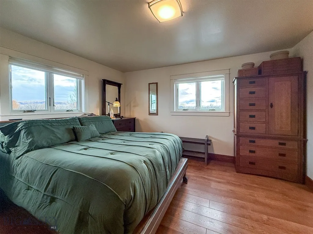 Bedroom with ensuite
