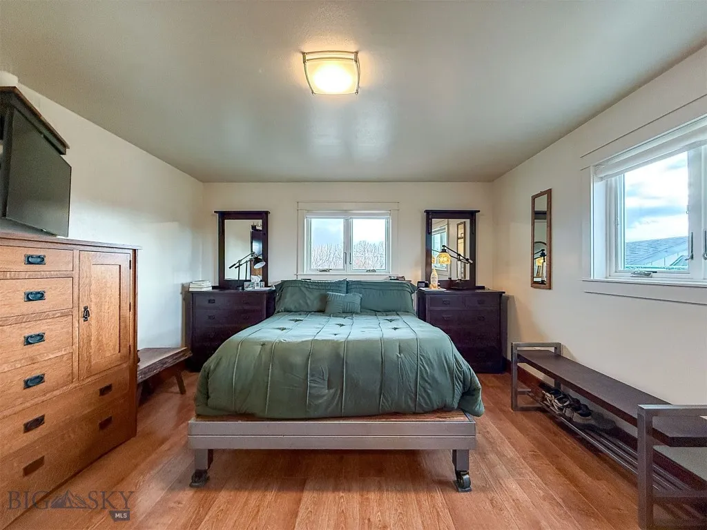 Bedroom with ensuite