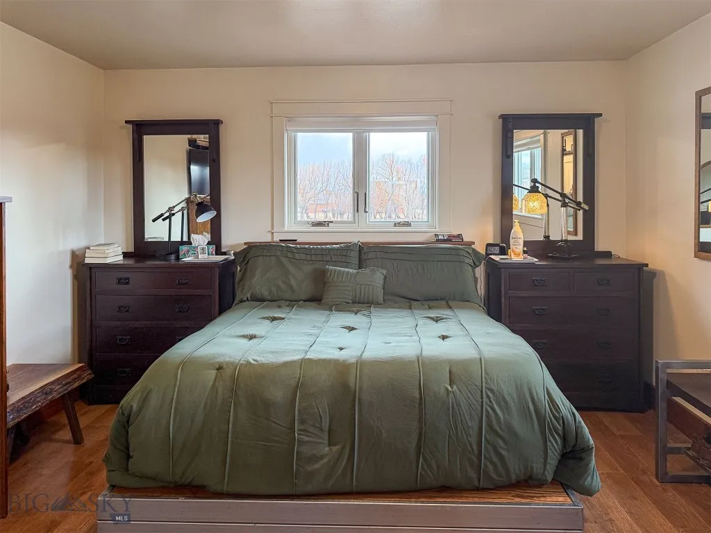 Bedroom with ensuite