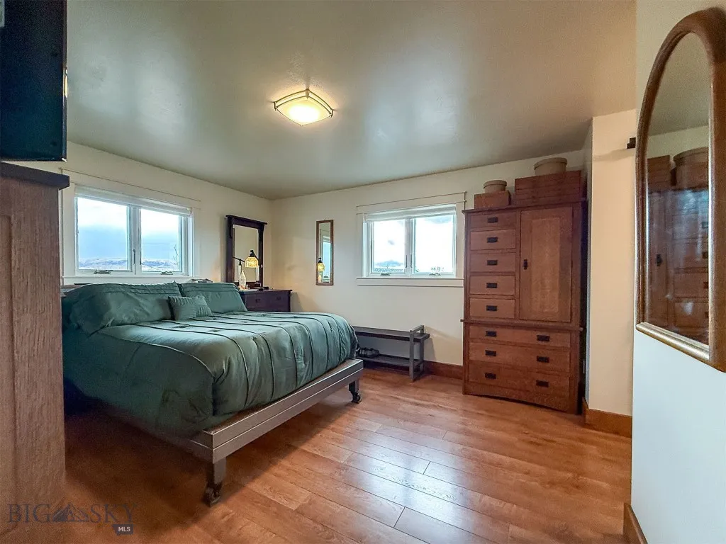 Bedroom with ensuite