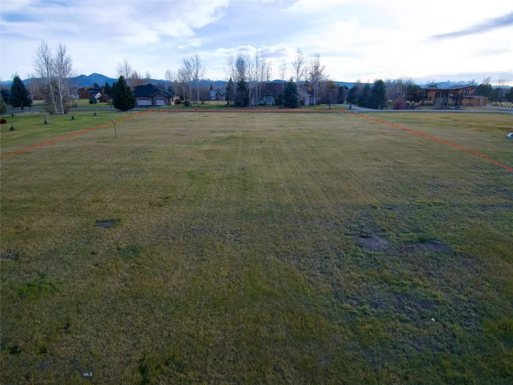 **Lot lines are an estimate