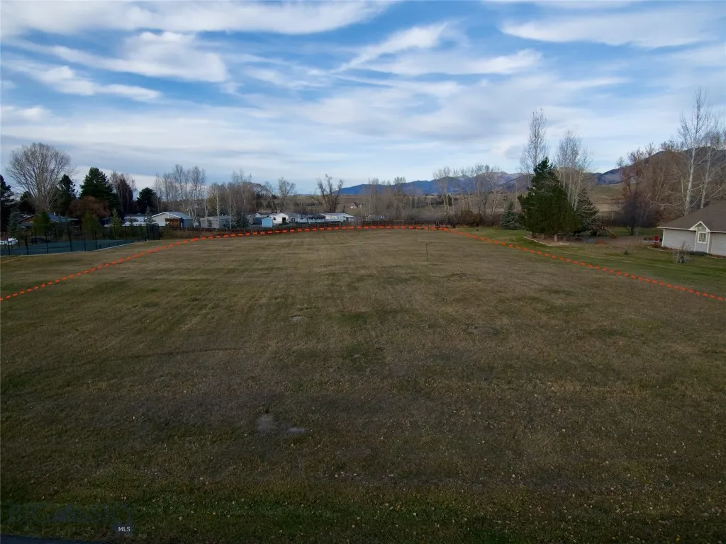 **Lot lines are an estimate