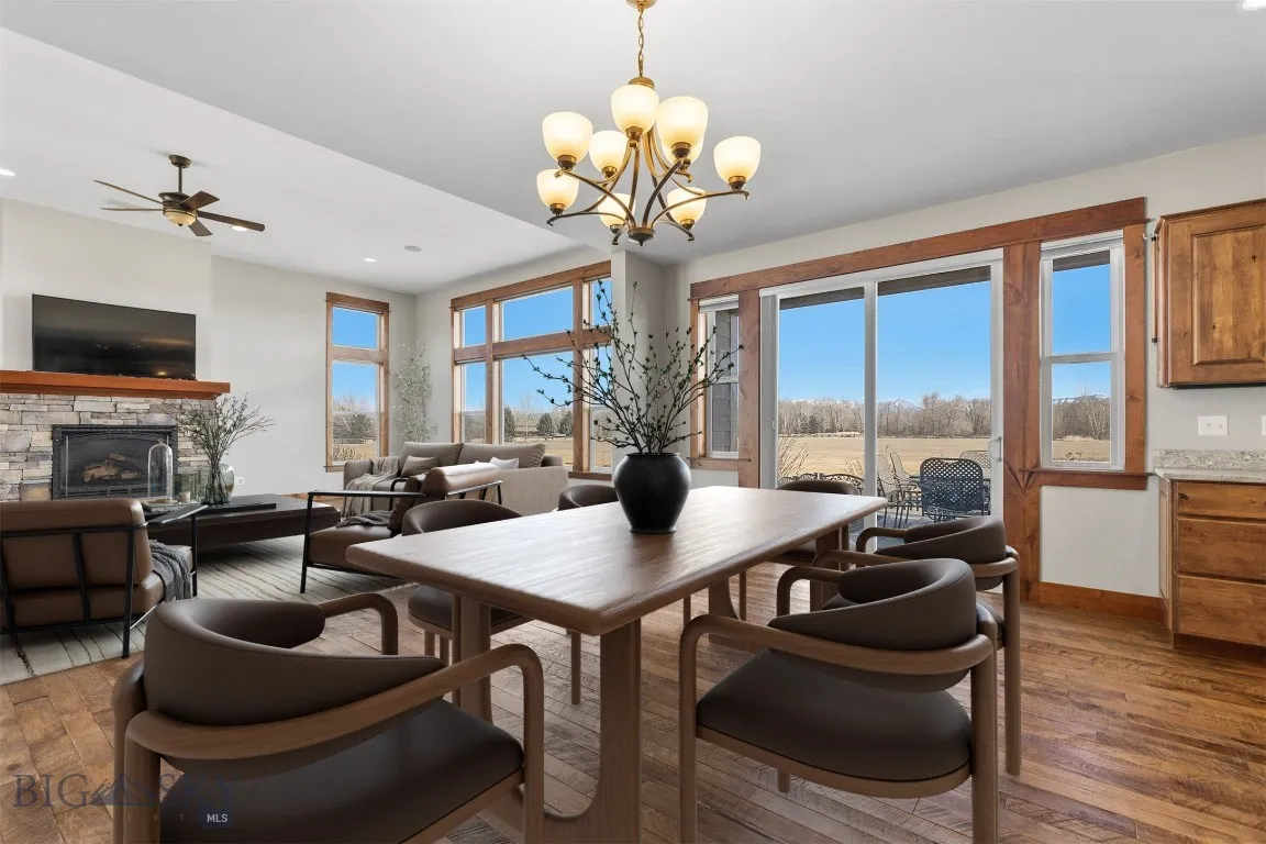 Spacious dining awaits. Virtually staged