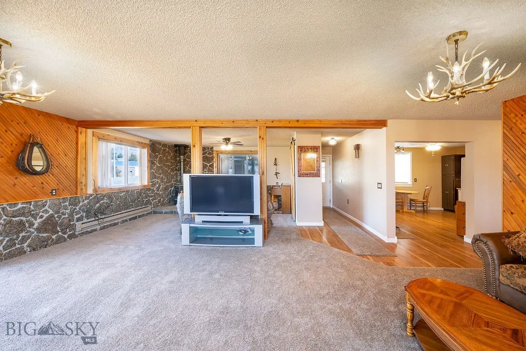 255 Smith Creek Road, Forsyth, Montana 59327, Forsyth, Montana 59327, 2 Bedrooms Bedrooms, ,1 BathroomBathrooms,Residential,For Sale,255 Smith Creek Road, Forsyth, Montana 59327,0,409241
