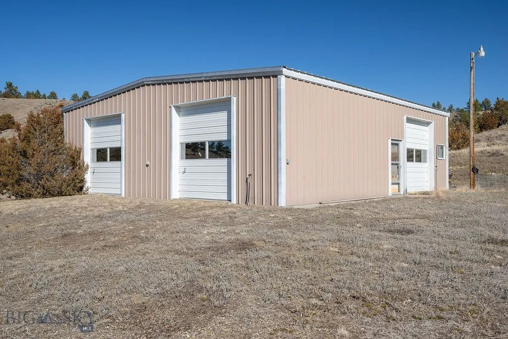 255 Smith Creek Road, Forsyth, Montana 59327, Forsyth, Montana 59327, 2 Bedrooms Bedrooms, ,1 BathroomBathrooms,Residential,For Sale,255 Smith Creek Road, Forsyth, Montana 59327,0,409241