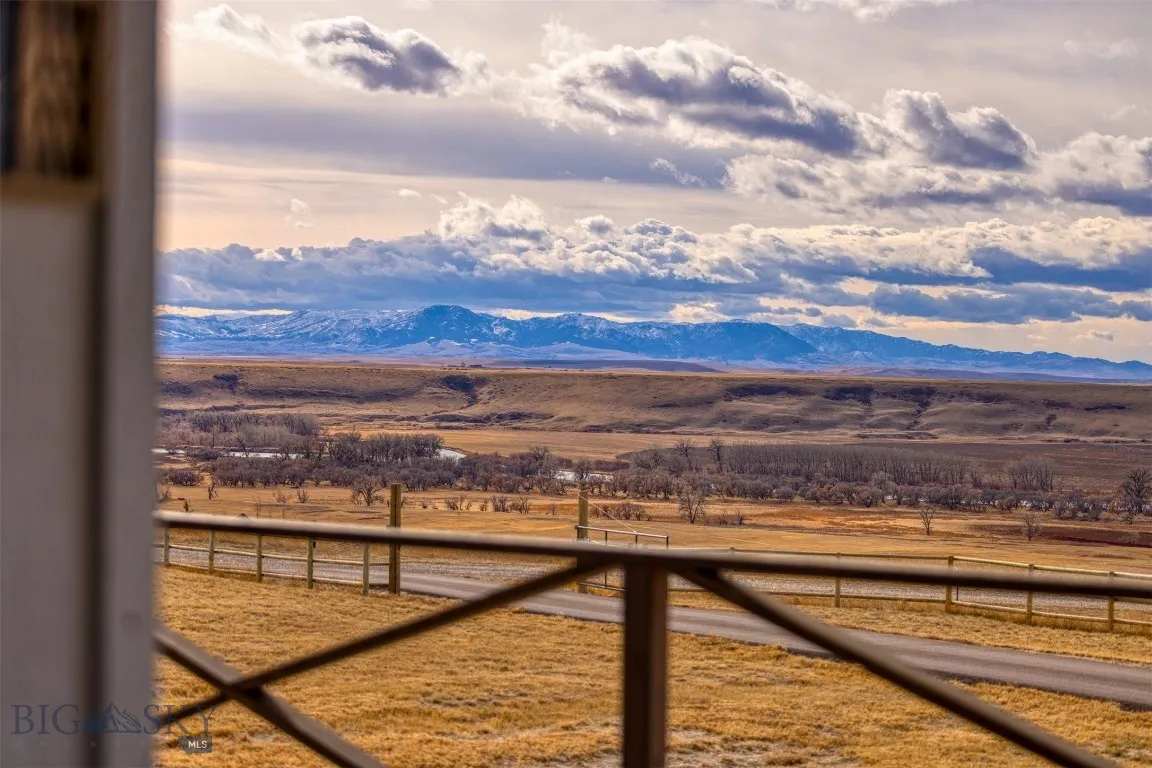 17 Grandview Court, Great Falls, Montana 59404, Great Falls, Montana 59404, 2 Bedrooms Bedrooms, ,2 BathroomsBathrooms,Residential,For Sale,17 Grandview Court, Great Falls, Montana 59404,0,409287