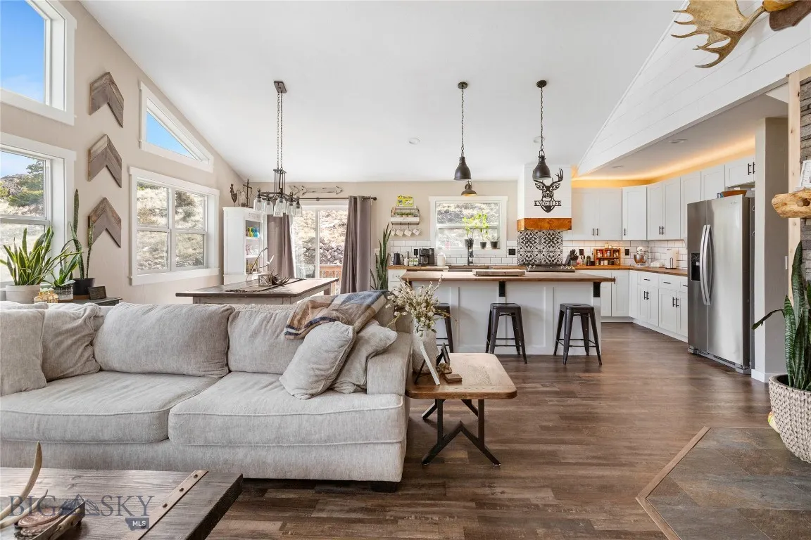 960 Tenderfoot Trail, Ramsay, Montana 59748, Ramsay, Montana 59748, 4 Bedrooms Bedrooms, ,3 BathroomsBathrooms,Residential,For Sale,960 Tenderfoot Trail, Ramsay, Montana 59748,0,409223