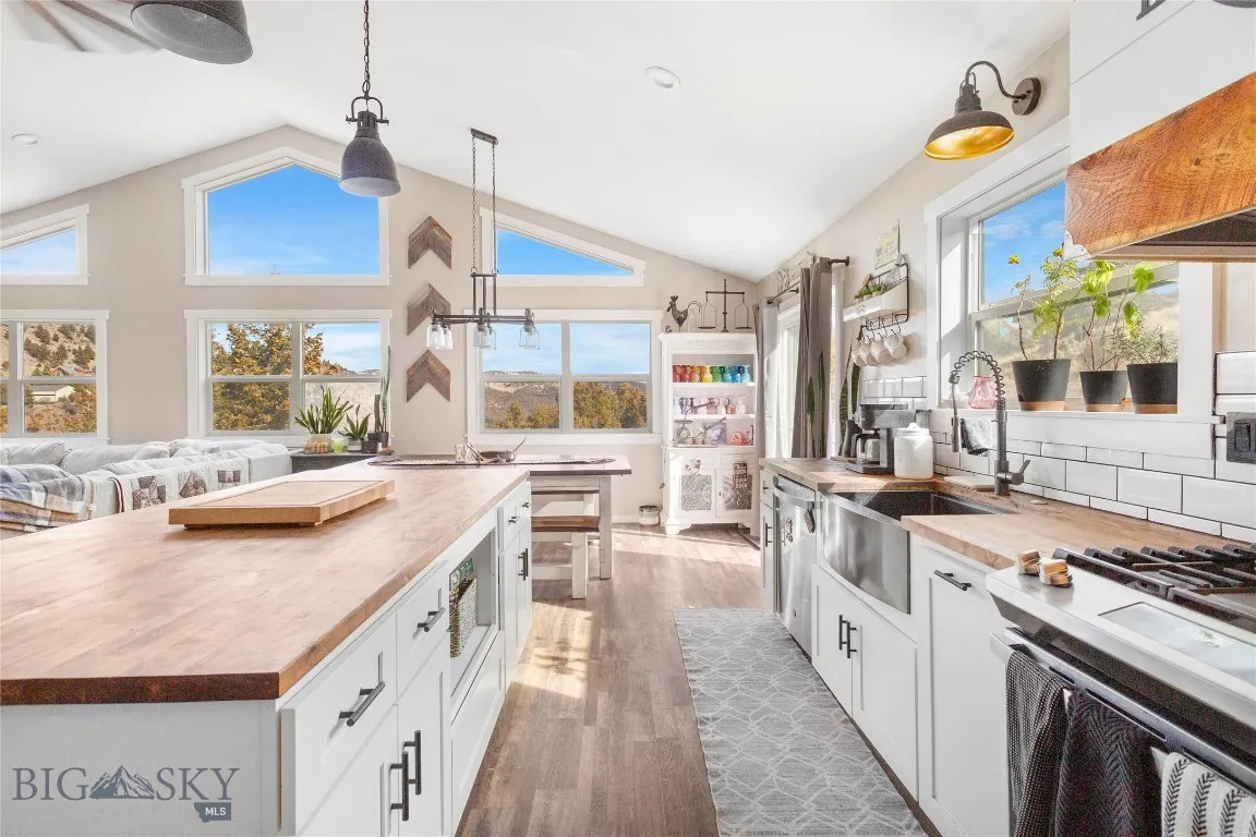 960 Tenderfoot Trail, Ramsay, Montana 59748, Ramsay, Montana 59748, 4 Bedrooms Bedrooms, ,3 BathroomsBathrooms,Residential,For Sale,960 Tenderfoot Trail, Ramsay, Montana 59748,0,409223