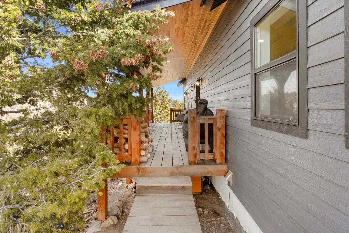 960 Tenderfoot Trail, Ramsay, Montana 59748, Ramsay, Montana 59748, 4 Bedrooms Bedrooms, ,3 BathroomsBathrooms,Residential,For Sale,960 Tenderfoot Trail, Ramsay, Montana 59748,0,409223