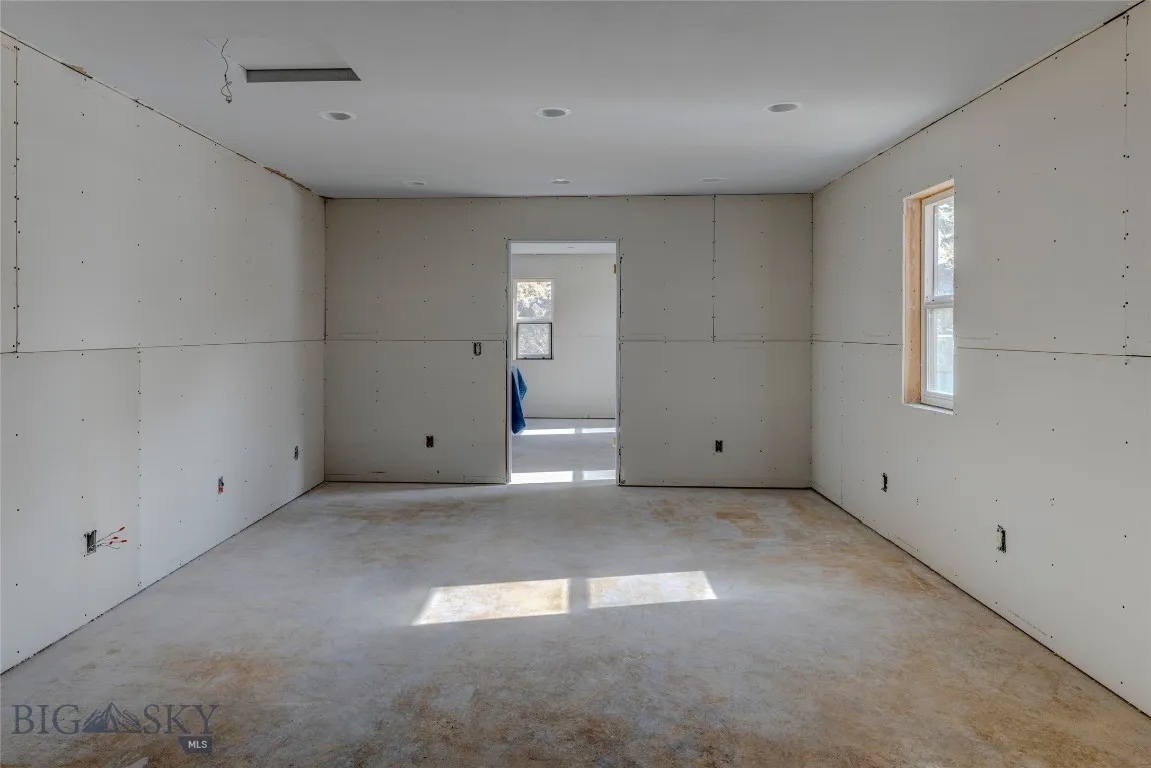 Emigrant, Montana 59027, 6 Bedrooms Bedrooms, ,1 BathroomBathrooms,Residential,For Sale,0,409055