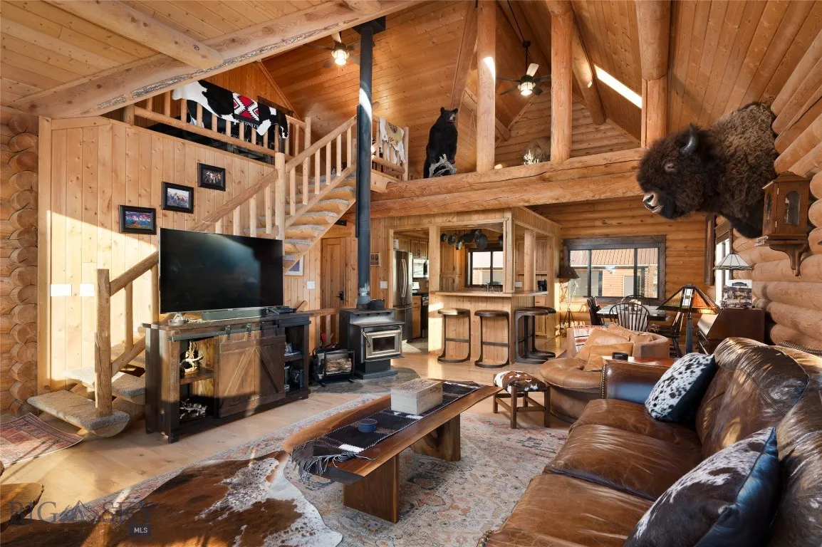 Emigrant, Montana 59027, 6 Bedrooms Bedrooms, ,1 BathroomBathrooms,Residential,For Sale,0,409055