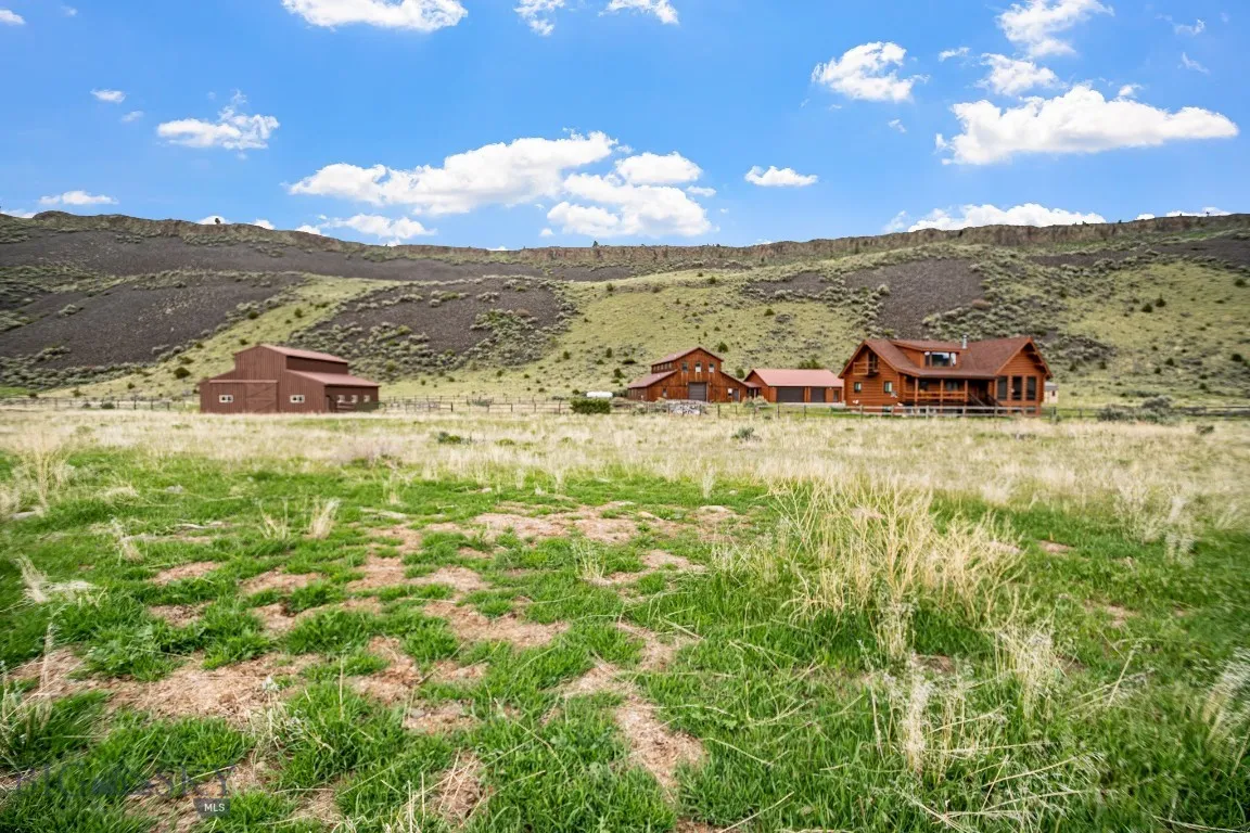 Emigrant, Montana 59027, 6 Bedrooms Bedrooms, ,1 BathroomBathrooms,Residential,For Sale,0,409055