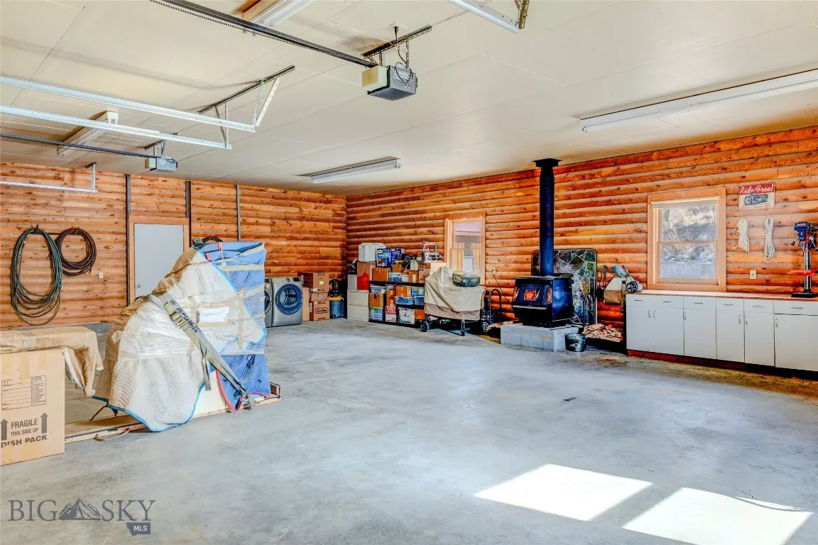 Emigrant, Montana 59027, 6 Bedrooms Bedrooms, ,1 BathroomBathrooms,Residential,For Sale,0,409055