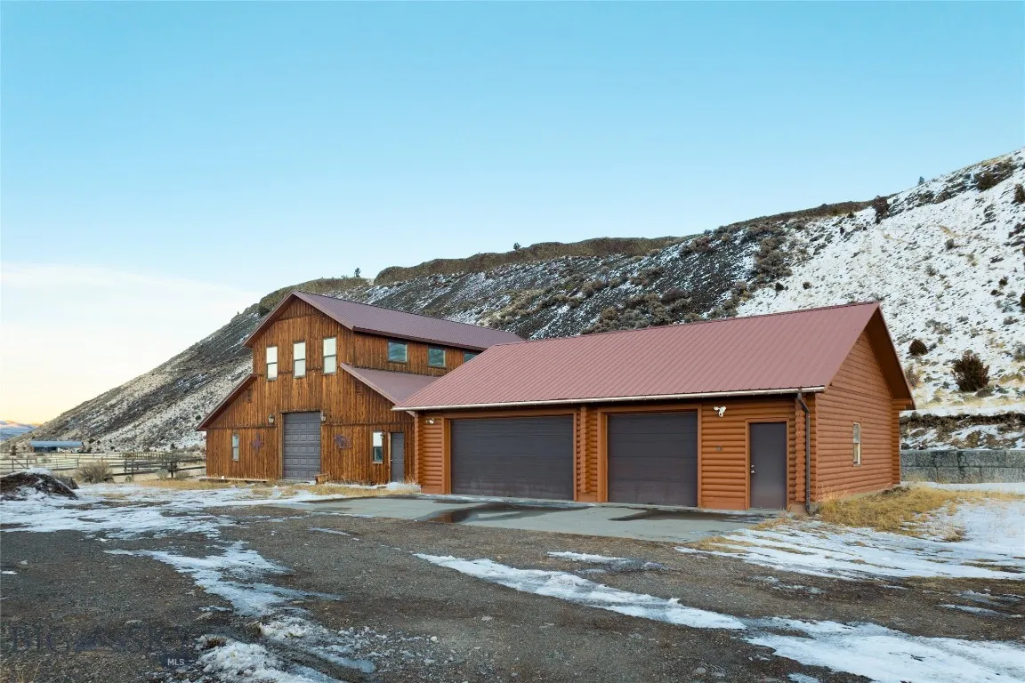 Emigrant, Montana 59027, 6 Bedrooms Bedrooms, ,1 BathroomBathrooms,Residential,For Sale,0,409055