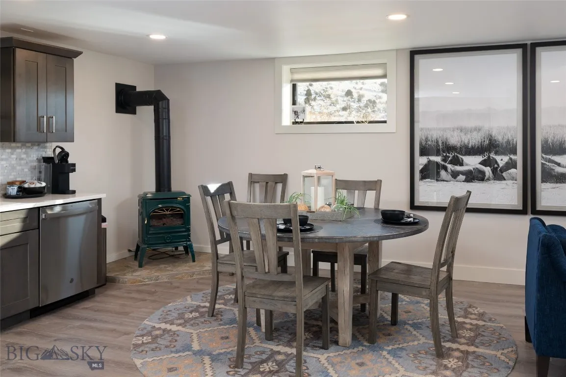 Emigrant, Montana 59027, 6 Bedrooms Bedrooms, ,1 BathroomBathrooms,Residential,For Sale,0,409055