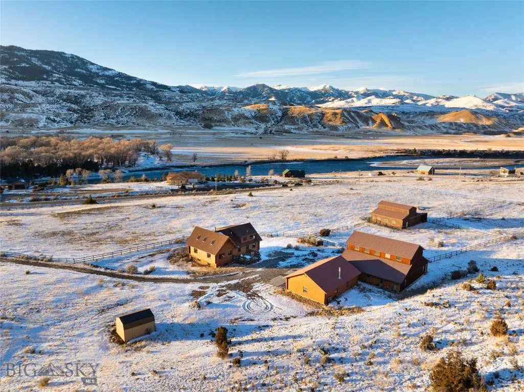 Emigrant, Montana 59027, 6 Bedrooms Bedrooms, ,1 BathroomBathrooms,Residential,For Sale,0,409055