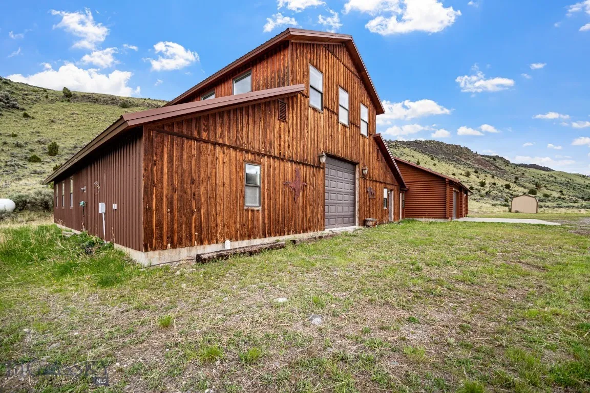 Emigrant, Montana 59027, 6 Bedrooms Bedrooms, ,1 BathroomBathrooms,Residential,For Sale,0,409055