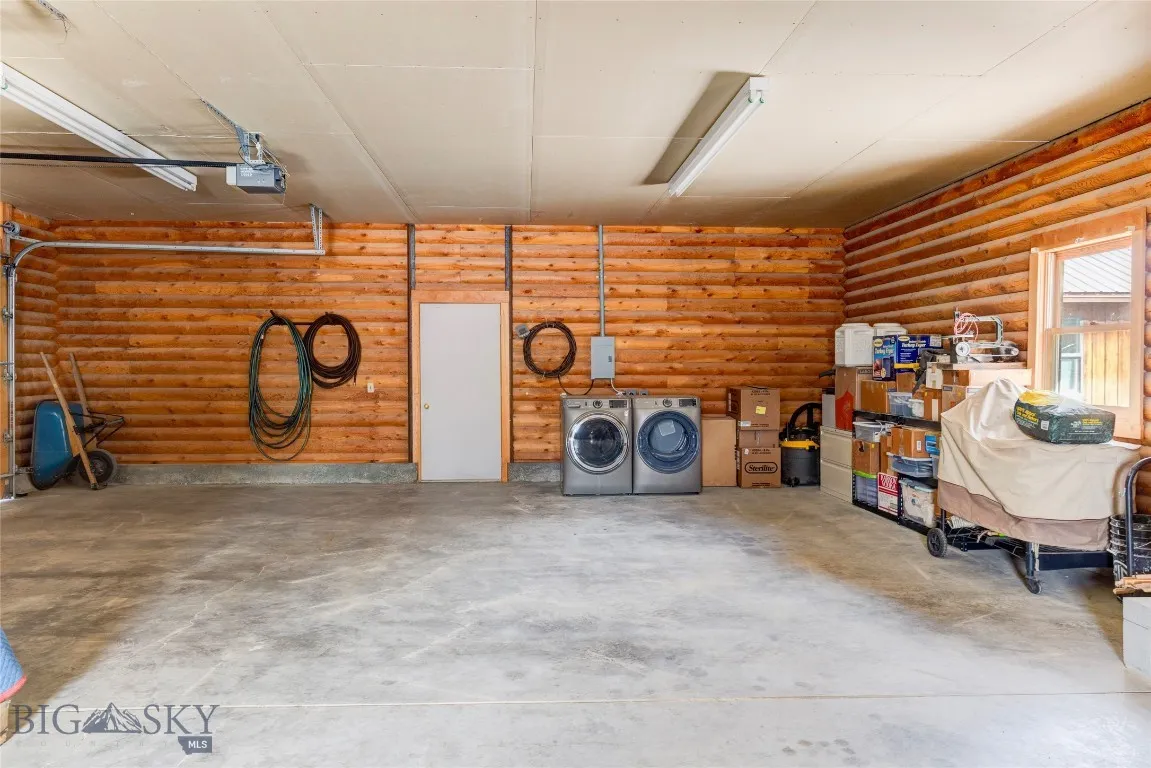Emigrant, Montana 59027, 6 Bedrooms Bedrooms, ,1 BathroomBathrooms,Residential,For Sale,0,409055