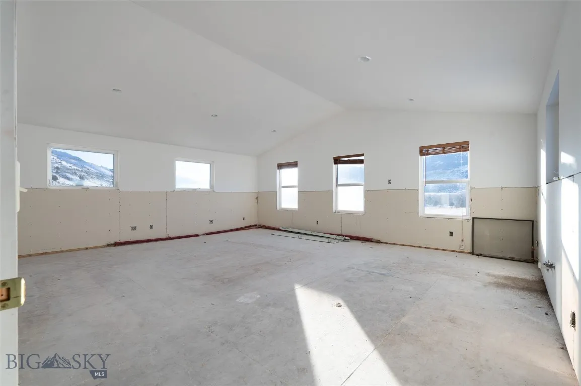 Emigrant, Montana 59027, 6 Bedrooms Bedrooms, ,1 BathroomBathrooms,Residential,For Sale,0,409055