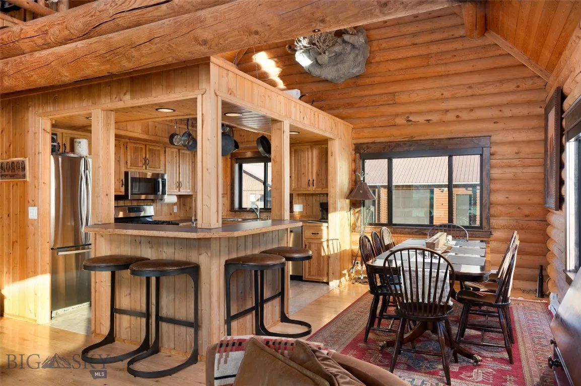 Emigrant, Montana 59027, 6 Bedrooms Bedrooms, ,1 BathroomBathrooms,Residential,For Sale,0,409055