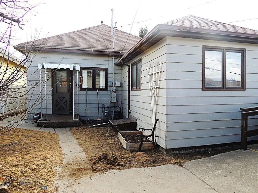 2211 Walnut Street, Butte, Montana 59701, Butte, Montana 59701, 2 Bedrooms Bedrooms, ,1 BathroomBathrooms,Residential,For Sale,2211 Walnut Street, Butte, Montana 59701,0,409225