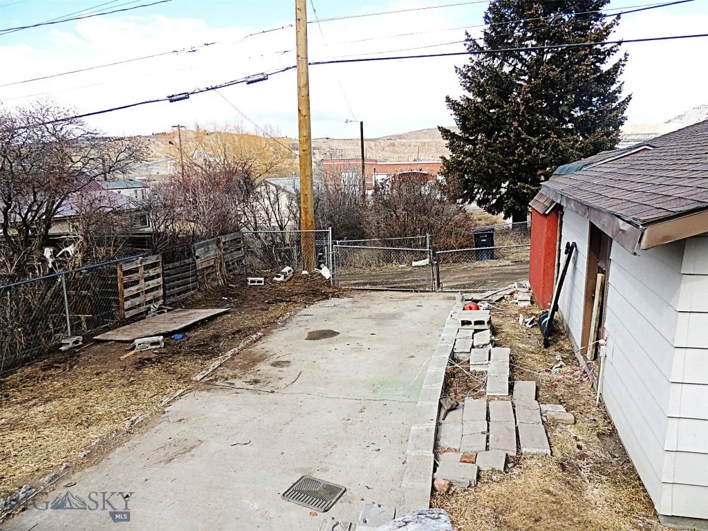 2211 Walnut Street, Butte, Montana 59701, Butte, Montana 59701, 2 Bedrooms Bedrooms, ,1 BathroomBathrooms,Residential,For Sale,2211 Walnut Street, Butte, Montana 59701,0,409225