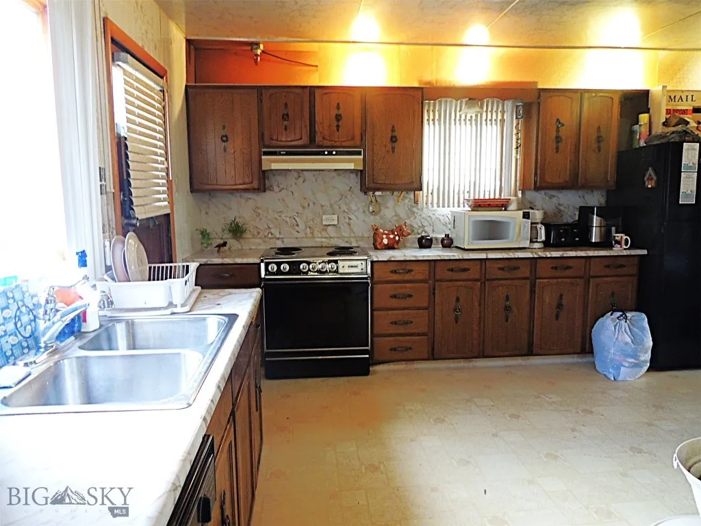 2211 Walnut Street, Butte, Montana 59701, Butte, Montana 59701, 2 Bedrooms Bedrooms, ,1 BathroomBathrooms,Residential,For Sale,2211 Walnut Street, Butte, Montana 59701,0,409225