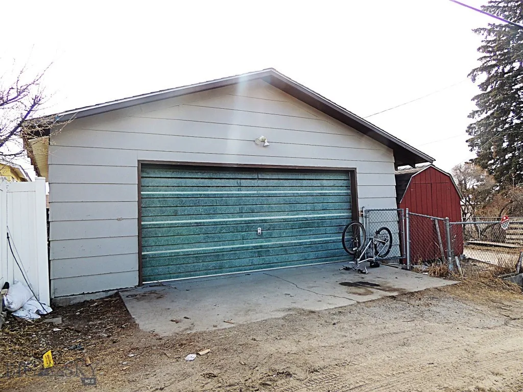 2211 Walnut Street, Butte, Montana 59701, Butte, Montana 59701, 2 Bedrooms Bedrooms, ,1 BathroomBathrooms,Residential,For Sale,2211 Walnut Street, Butte, Montana 59701,0,409225