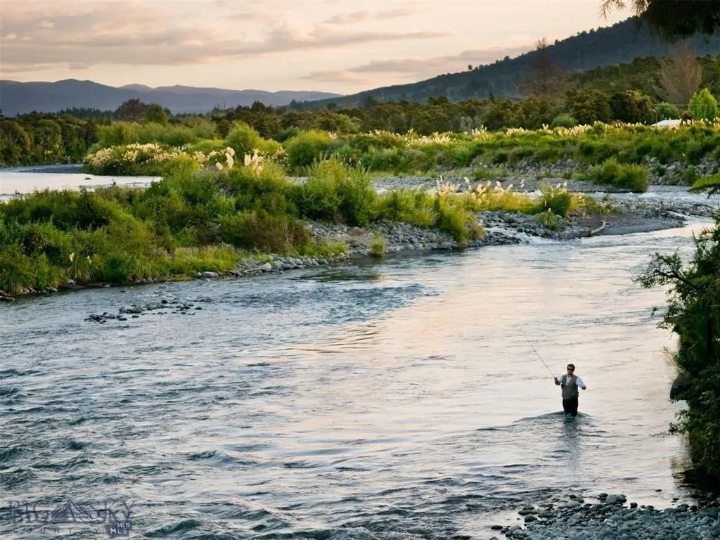 Private Gallatin River Access