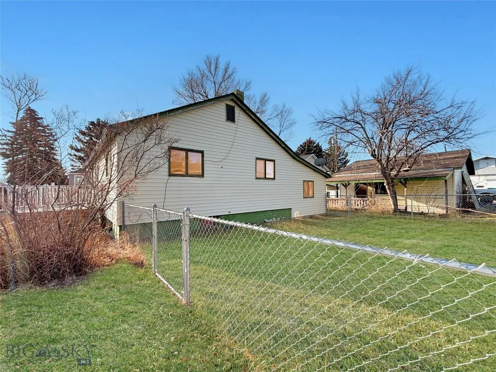 634 E Center Street, Dillon, Montana 59725, Dillon, Montana 59725, 4 Bedrooms Bedrooms, ,2 BathroomsBathrooms,Residential,For Sale,634 E Center Street, Dillon, Montana 59725,0,409231